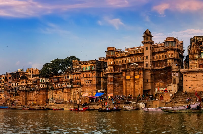 Book Lucknow to varansi Tempo Traveller by Go-Travellers